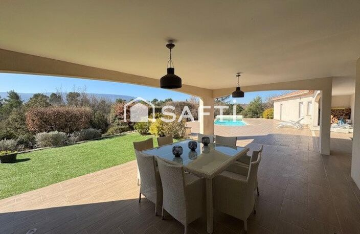 Villa d'architecte de 205 m² avec une vue exceptionelle, une piscine et un garage de 50 m² — photo 3