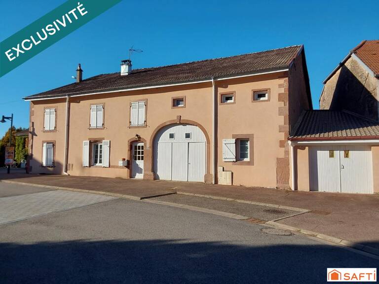 La commune dispose d'un service scolaire ( école primaire ) et périscolaire ( crèche collective et halte-garderie ) — photo 1