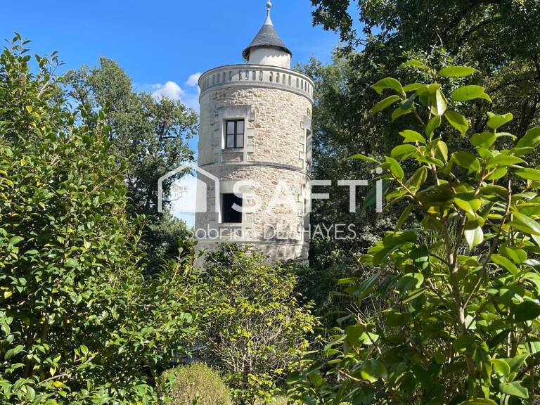 Belle propriété nichée dans un écrin de verdure aux portes de Saumur ! — photo 1