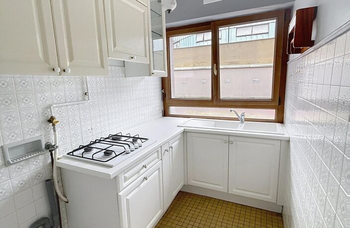 APPARTEMENT T3 DE 52 M2 AVEC CAVE  A QUELQUES MINUTES DU RER LAPLACE — photo 5