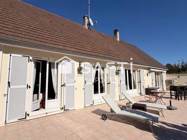 Maison 11 pièces, piscine intérieure — photo du bien