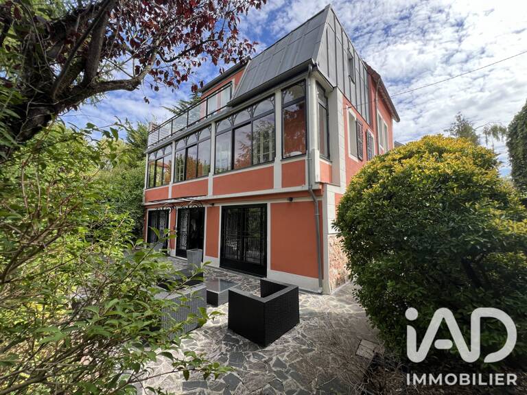 Vente Maison/villa 8 pièces — photo 1