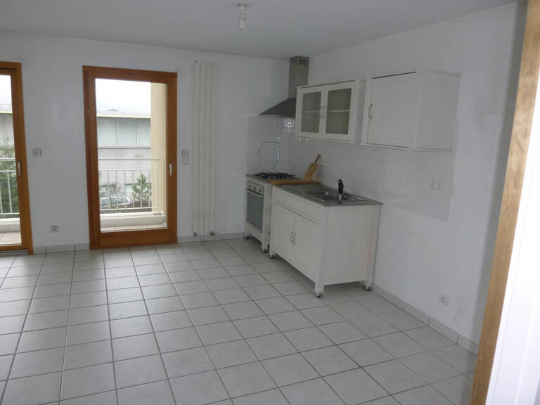 F3 - TERRASSE ET PARKING - SAINT PRIEST EN JAREZ — photo 1