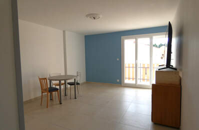 T1 avec balcon et cave centre village — photo du bien