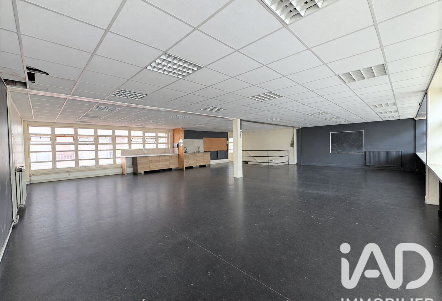 Vente Boutique/Local commercial 186 m&sup2; — photo 1