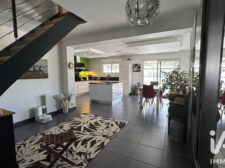 Vente Maison/villa 8 pièces — photo 1