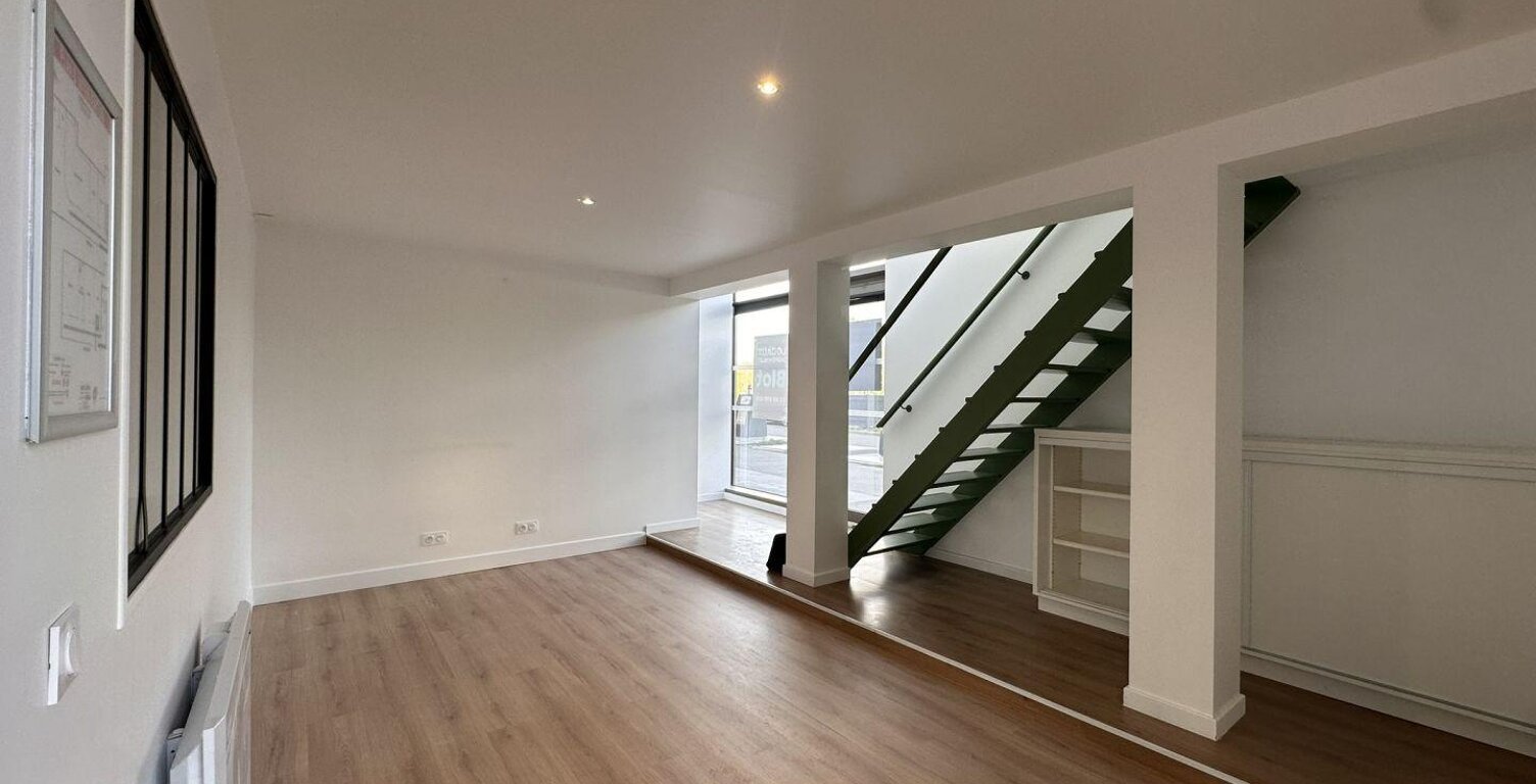 Location Bureaux 150 m&sup2; — photo 1