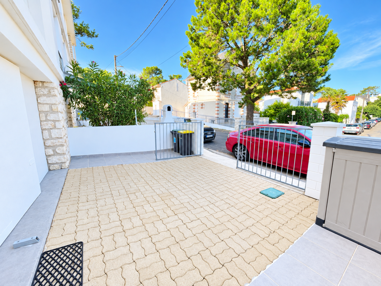 Quartier du parc, à 200m de la plage ! — photo 1