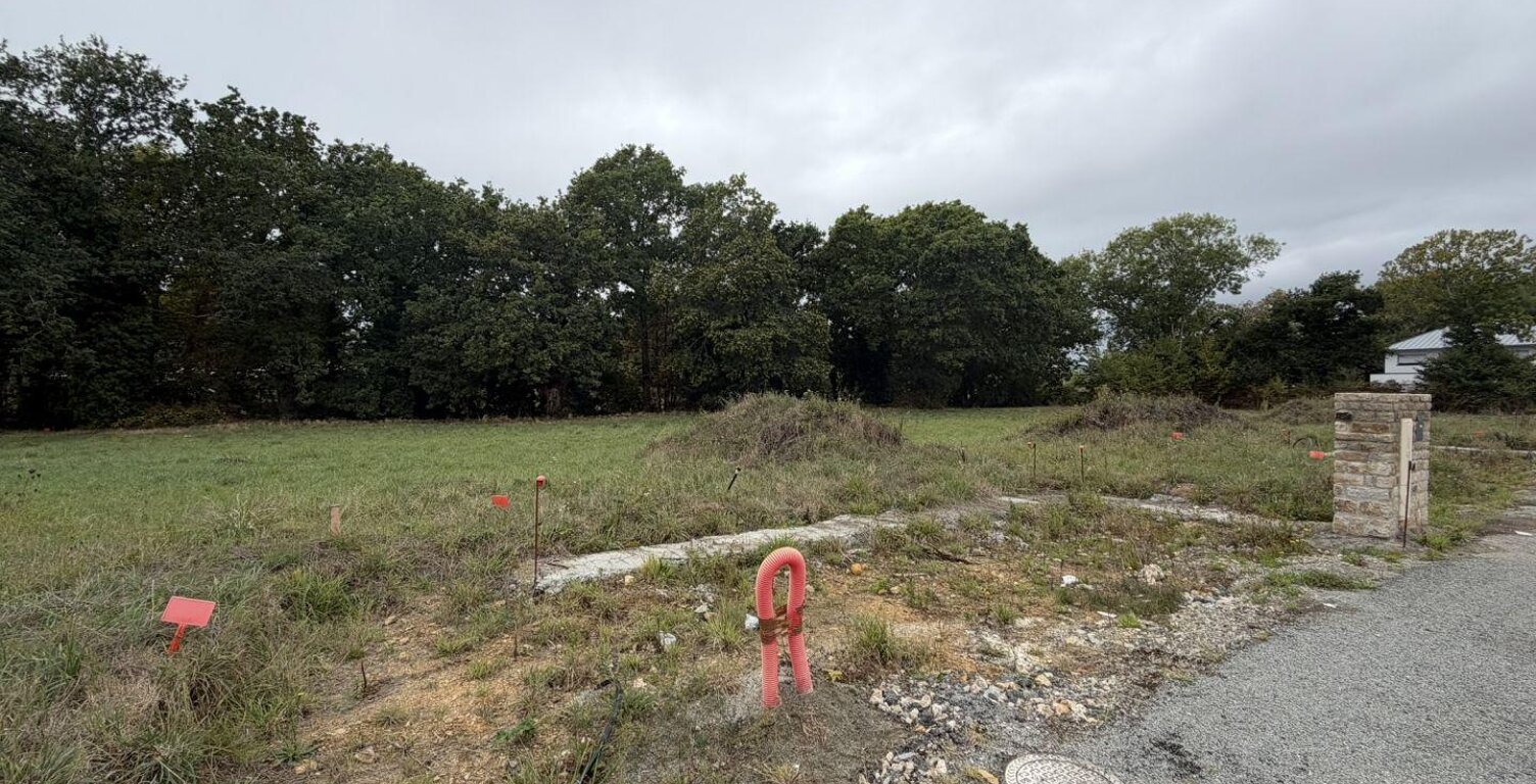 Vente Terrain 555 m&sup2; — photo 1