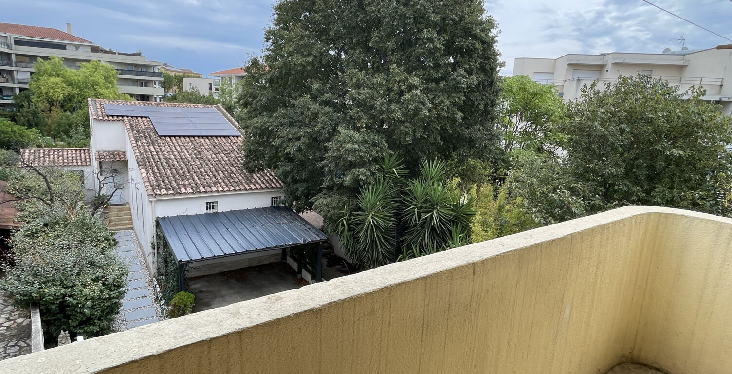 T1 traversant de 27 m2 avec balcon   2ᵉ étage — photo 1