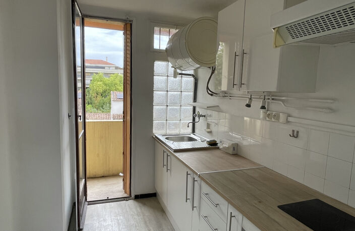 T1 traversant de 27 m2 avec balcon   2ᵉ étage — photo 2