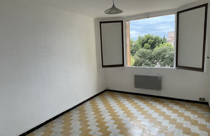 T1 traversant de 27 m2 avec balcon   2ᵉ étage — photo 4