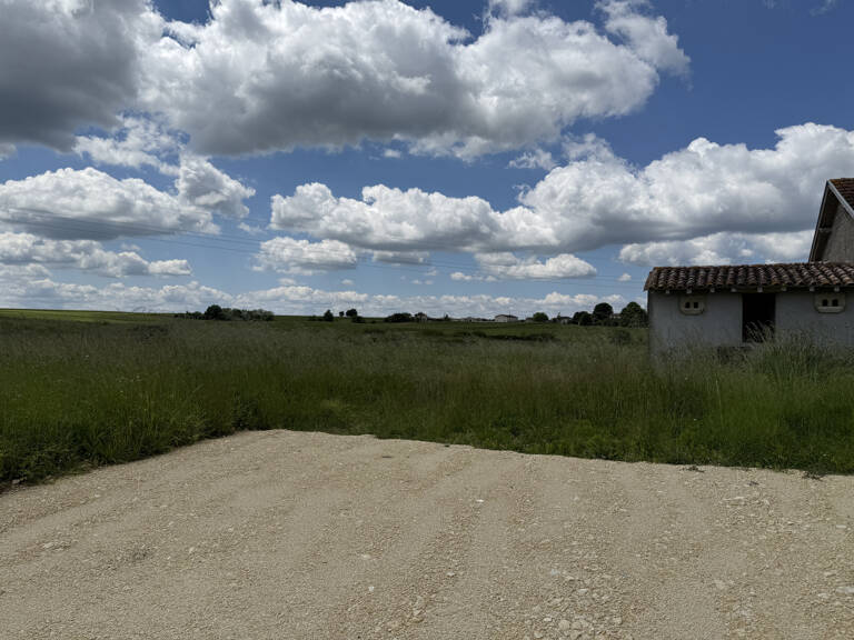 A 10 minutes de Branne, terrain à bâtir. — photo 1