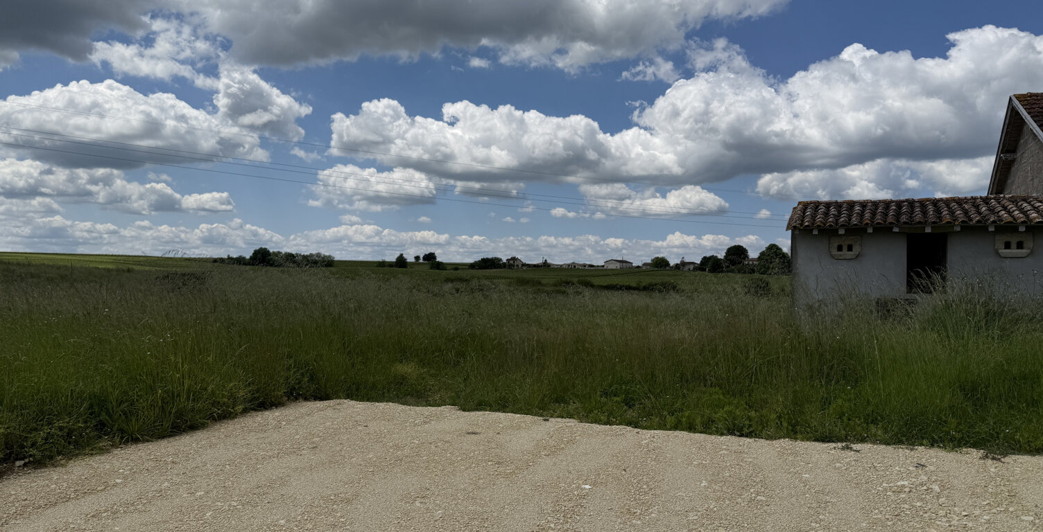 A 10 minutes de Branne, terrain à bâtir. — photo 1