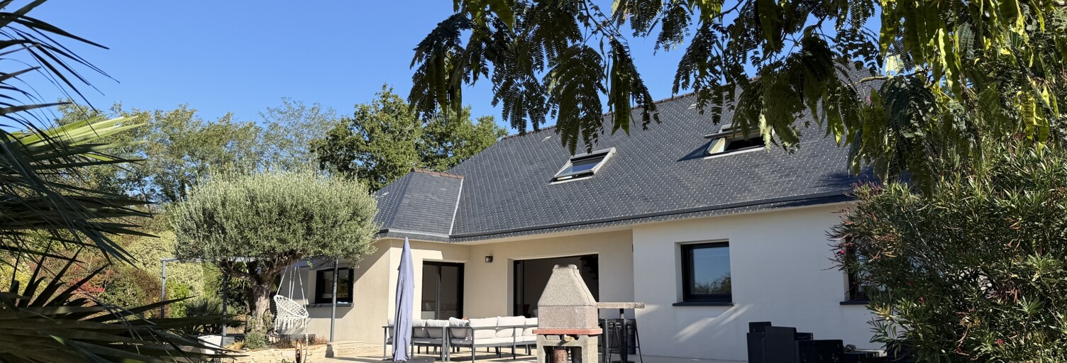 Maison 8 Pièces 198 m² à vendre à Locunolé (29310)