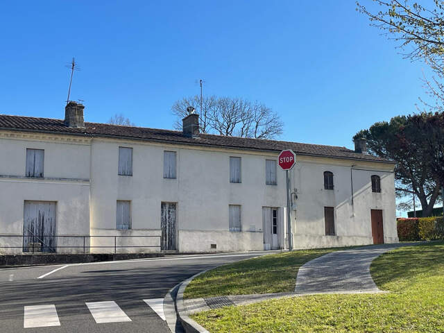 LE FIEU (33)   IMMEUBLE EN PIERRE À RÉNOVER   ENV. 350 M2 — photo du bien
