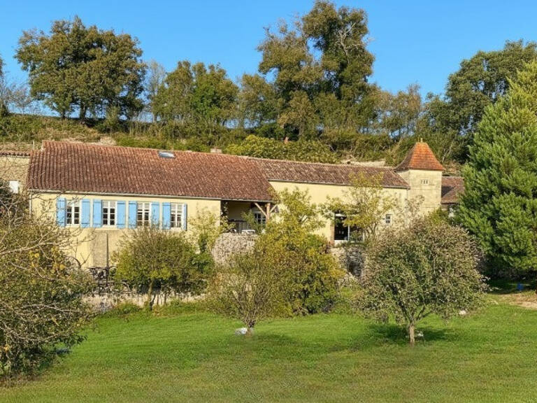 A 10 min de Nérac, sur plus de 4 hectares, propriété équestr — photo 1