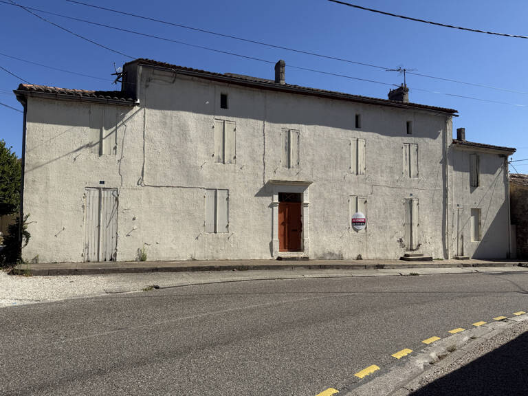 A 10 min de Branne, ensemble immobilier comprenant 3 maisons — photo 1