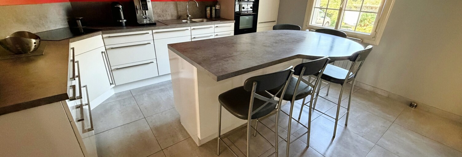 Maison 7 Pièces 183 m² à vendre à La Chapelle-Bertrand (79200)