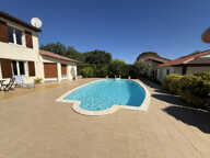 Maison familiale avec piscine et nombreuses dépendances à L — photo 3