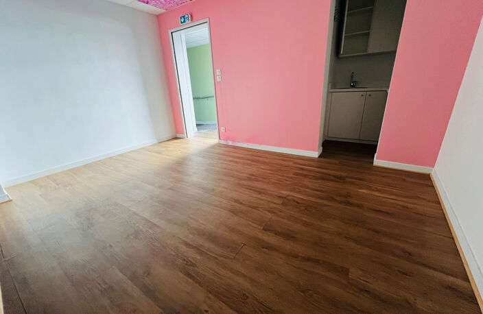 Local commercial de 78 m2 quartier St Cyprien. — photo 5