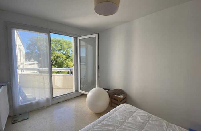 Appartement 3 pièces avec balcon, parking et cave. — photo 4