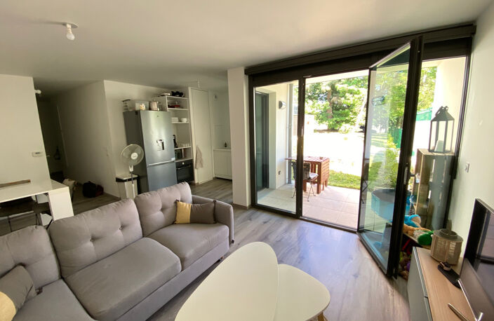 APPARTEMENT 3 PIECES EN REZ-DE-CHAUSSEE - AVENUE MAGINOT (37 — photo 2
