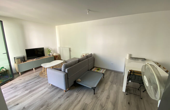APPARTEMENT 3 PIECES EN REZ-DE-CHAUSSEE - AVENUE MAGINOT (37 — photo 3