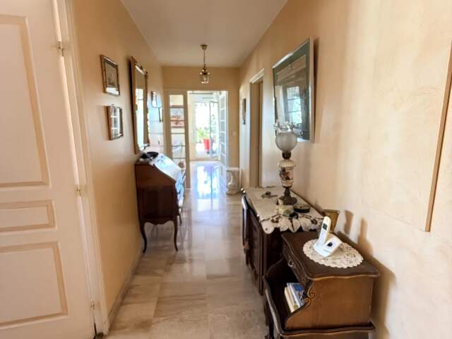 Nîmes, centre, avenue Jean Jaurès, appartement 126m2, 5ème & dernier, ascenseur, 3 chs, terrasse 80m2, garage — photo du bien