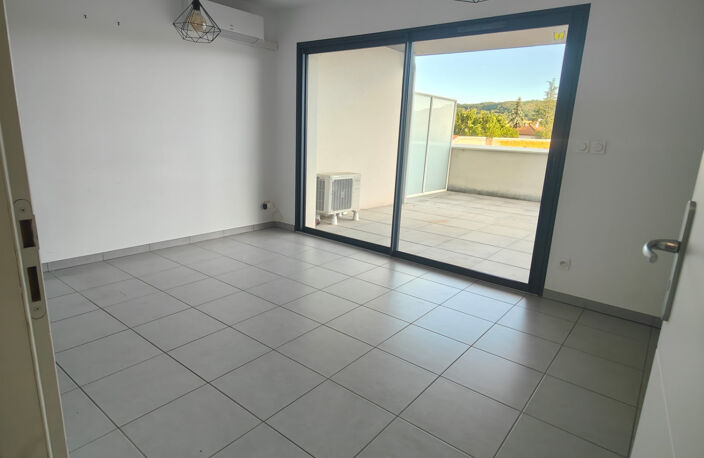 Appartement T2 avec grande terrasse — photo 2