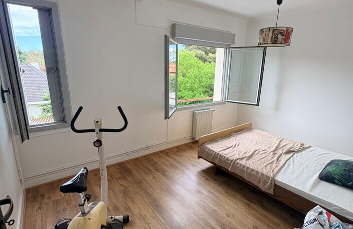 T3 entièrement rénové avec balcon, garage et cave   Franchev — photo 3
