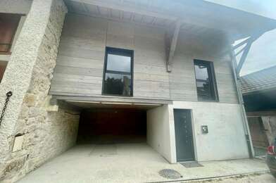 Maison 5 pièces 2400 €