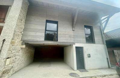 Maison de village T5 à louer à CROZET — photo du bien