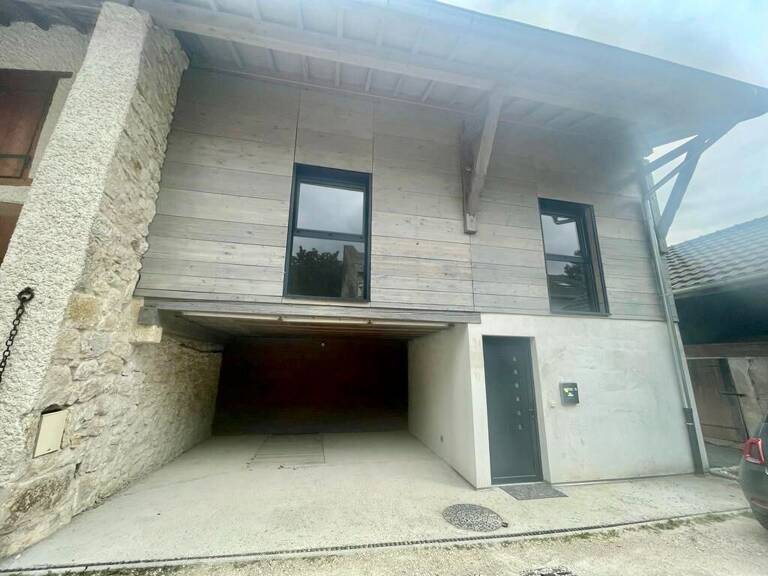 Maison de village T5 à louer à CROZET — photo 1