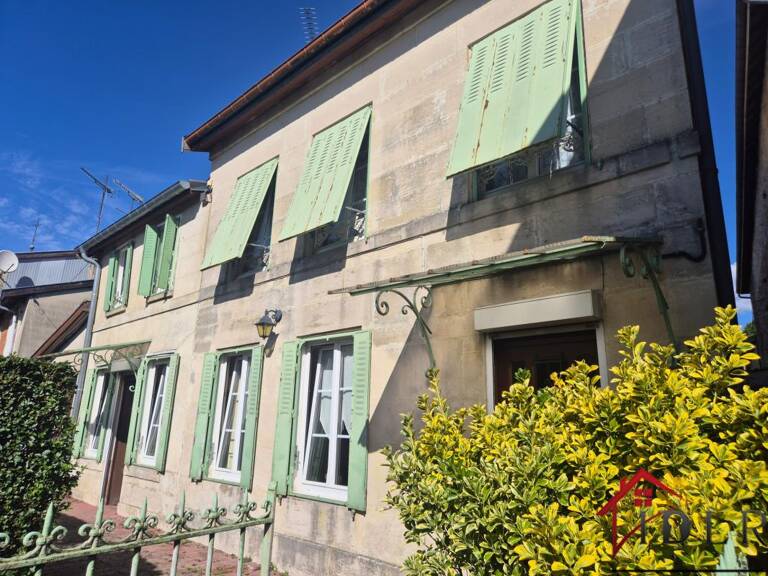 Maison familiale en pierres de 166m2 avec 4 chambres — photo 1