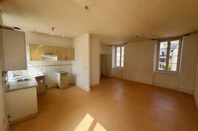 Appartement 3 pièces 560 €