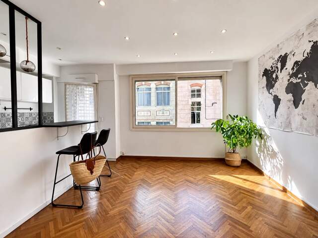 Studio Paradis / Prado 13008 Marseille — photo du bien