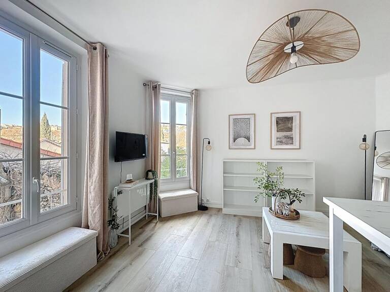 STUDIO  MEUBLE - 10 Rue des Danys - 06 110 LE CANNET — photo 1