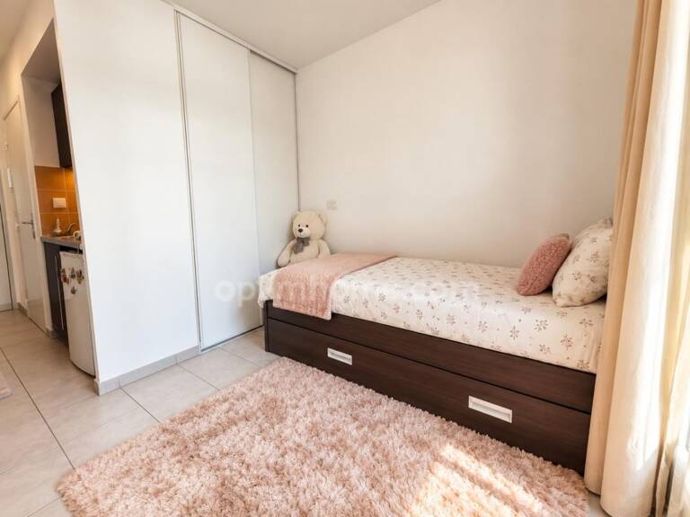 Lyon Gerland / Debourg : studio étudiant avec revenus sécurisés et fort potentiel locatif — photo 1