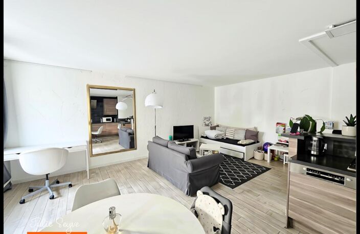 T3 Cessy centre en rez-de-jardin avec terrasse de 57 m², garage, cave et parking — photo 2