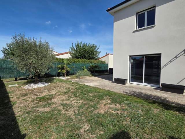 *** EXCLUSIVITE *** MAISON MODERNE AVEC JARDIN *** PONT DU CHATEAU 63430 *** — photo du bien