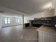 Appartement T4 entièrement rénové – 3 chambres – double accès – Le Lude centre — photo 2
