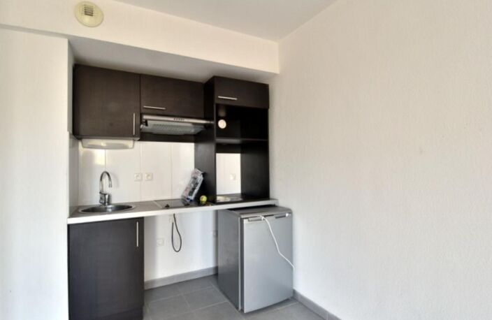 EXCLUSIVITÉ - GRAND STUDIO - TERRASSE ET CELLIER — photo 4
