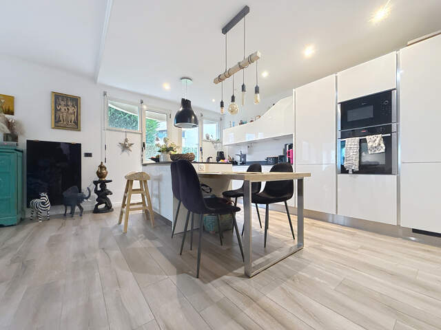 Appartement à vendre 5 pièces FERNEY VOLTAIRE (01) — photo du bien