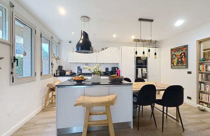 Appartement à vendre 5 pièces FERNEY VOLTAIRE (01) — photo 4