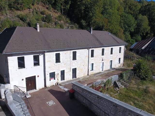 Maison à finir de rénover 7 pièces 280m² sur 4345m² CORMARANCHE EN BUGEY (01) — photo du bien