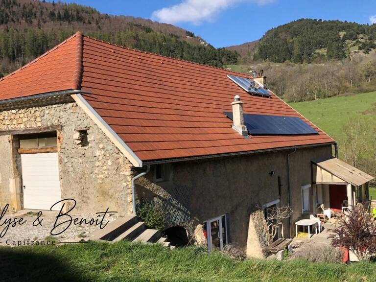 BELLE BÂTISSE FAMILIALE TYPIQUE LUSSOISE – LUS-LA-CROIX-HAUTE — photo 1