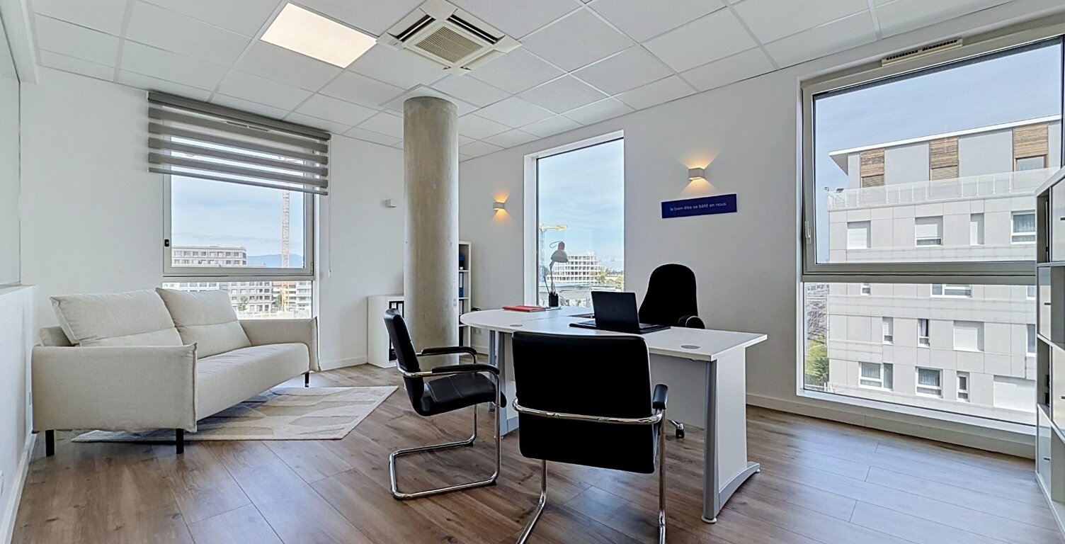 ANNEMASSE – BUREAUX 70 m² – 4 BUREAUX – 2 PARKINGS – GARE & TRAM À PIED — photo 1