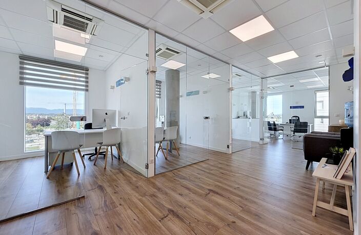 ANNEMASSE – BUREAUX 70 m² – 4 BUREAUX – 2 PARKINGS – GARE & TRAM À PIED — photo 3