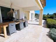 VILLA D’ARCHITECTE 230 M² AVEC PISCINE CHAUFFÉE ET VUE PANORAMIQUE – VAISON-LA-ROMAINE (84) — photo 4